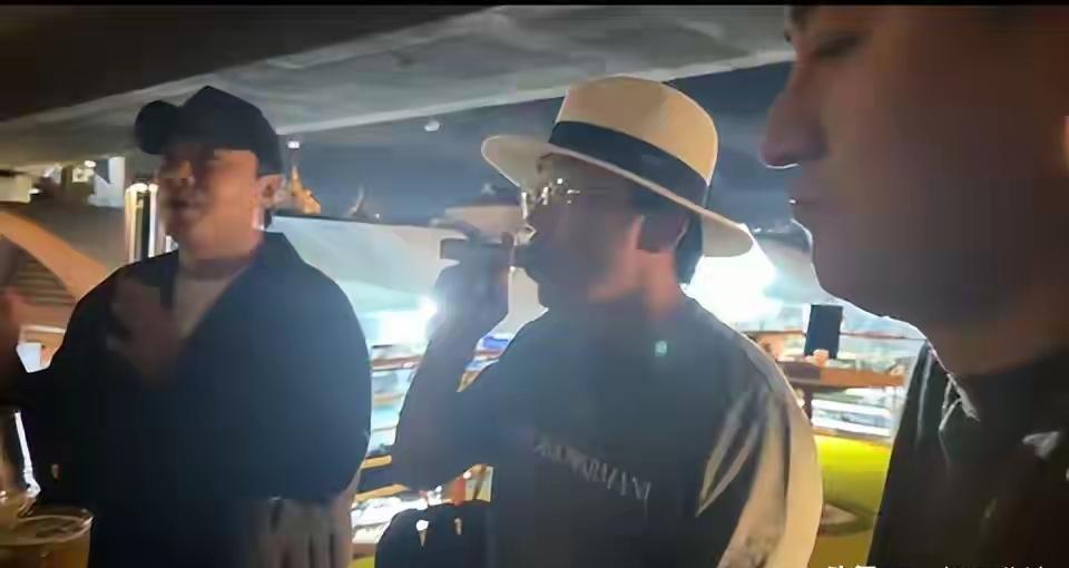 王宝强，登上热搜！提到王宝强，他身上总贴着这几个醒目的标签：草根逆袭、功夫、