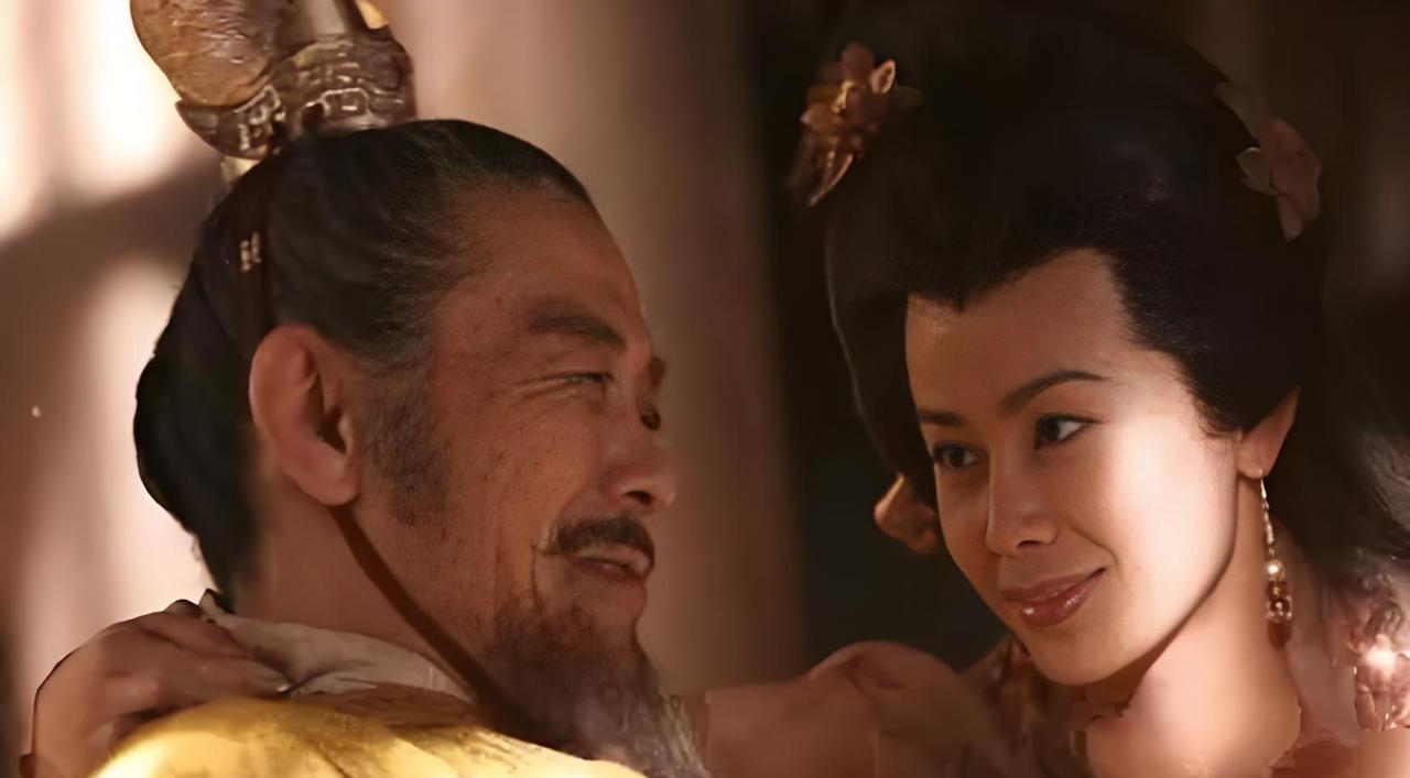 617年，李渊参加宴会，第二天早上酒醒后，发现身边居然躺着杨广的两位妃嫔，顿时吓