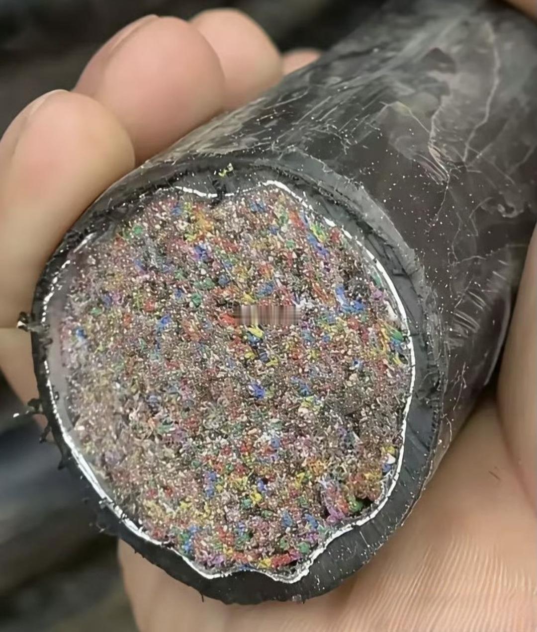 怪不得挖断光缆基本上就废了，你们看看这怎么接？