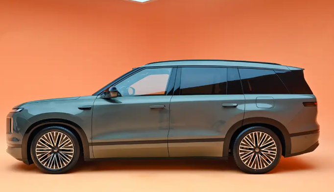 上汽大众ID.ERA9X设计解析：一台更“中国”的大型增程SUV将预售从侧面