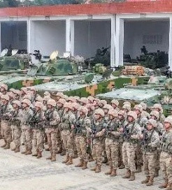 看遥控武器站，这是那款履带式炮兵侦察车早期产品。