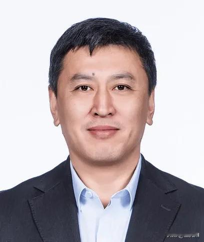 有人把南京队这场输球的原因，归结于王世龙的用人，说他球队刚追上就上J.Cole，