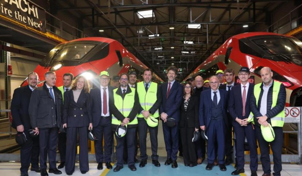 西班牙交通大臣普恩特，先后去了德国西门子铁路工厂、中国国家铁路试验中心，又去了日