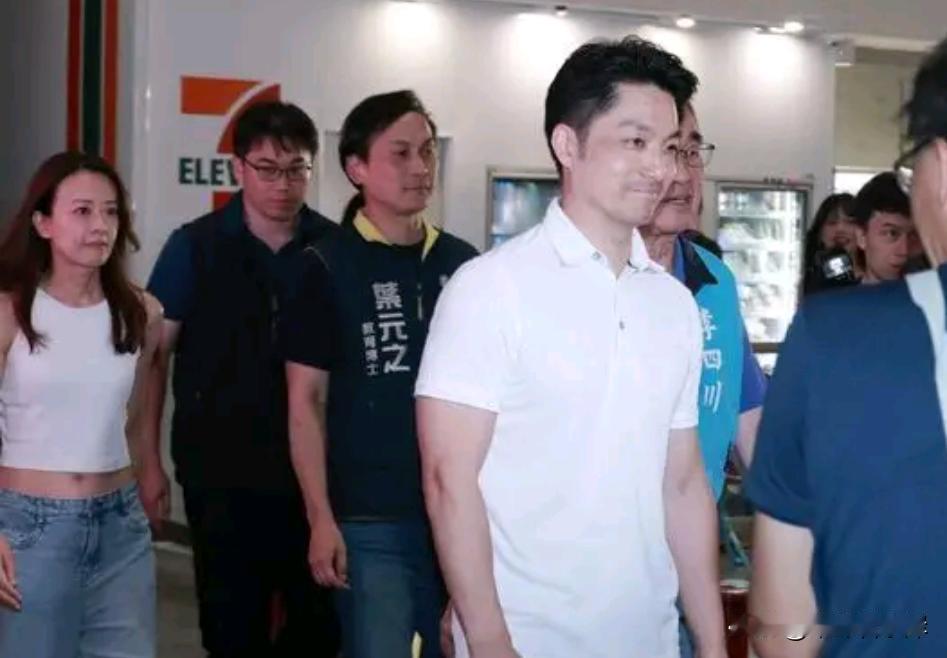 继吴峥之后徐国勇也放话挑衅，面对绿营轮番嘲讽，蒋万安与蓝营该如何破局？针对蒋
