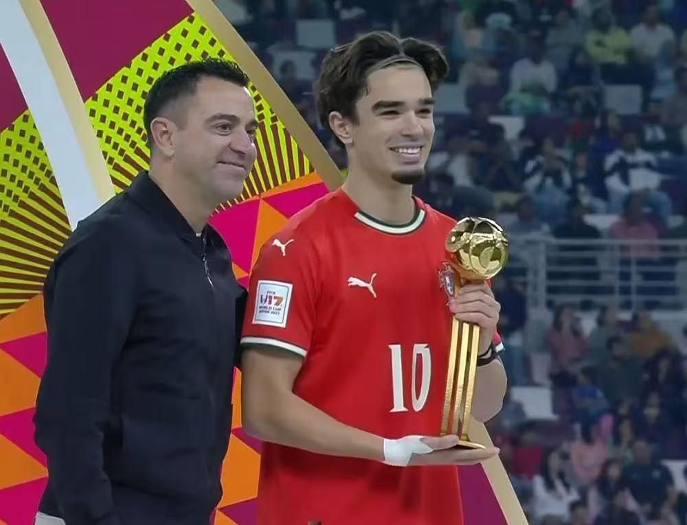 葡萄牙新C罗诞生！这位小伙就是2025U17最佳球员马特乌斯-米德。米德在本届