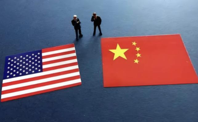 美国这回是真扛不住了！第一个想求的救命稻草，其实就是中国。这事的根子，全在那