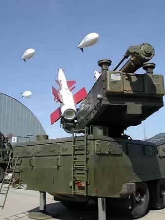 回望人类近代战争史，很多悲剧的根源都藏在历史的教训里，平民在动荡中流离失所的遭遇