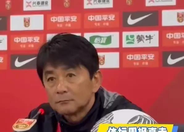 为什么现在没人喷中方教练组了？难道浮嶋敏身边没有中方教练组吗？现在全是夸浮嶋敏有