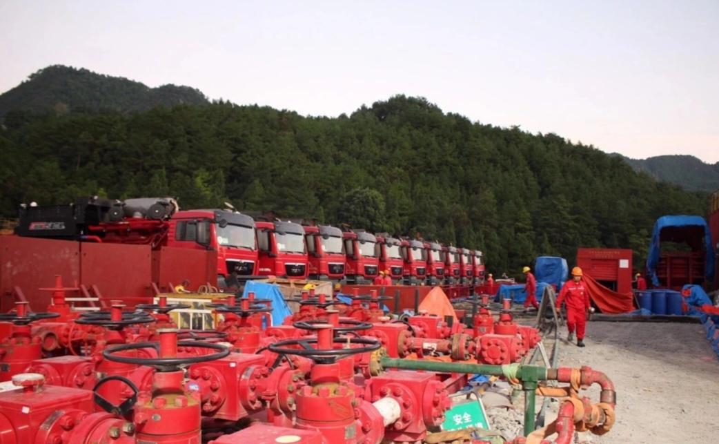 四川网友很闹心，随着四川各地不断开采页岩气，它的副作用地震就不间断的伴随而来，四