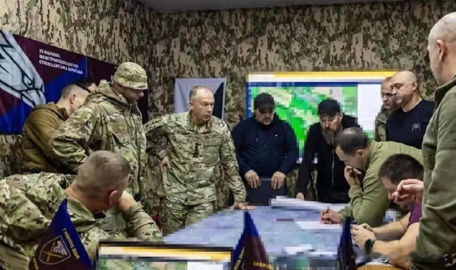 乌军士兵在哈尔科夫州大规模投降随着顿巴斯地区红军城的失守，乌军士兵陷入恐慌之中