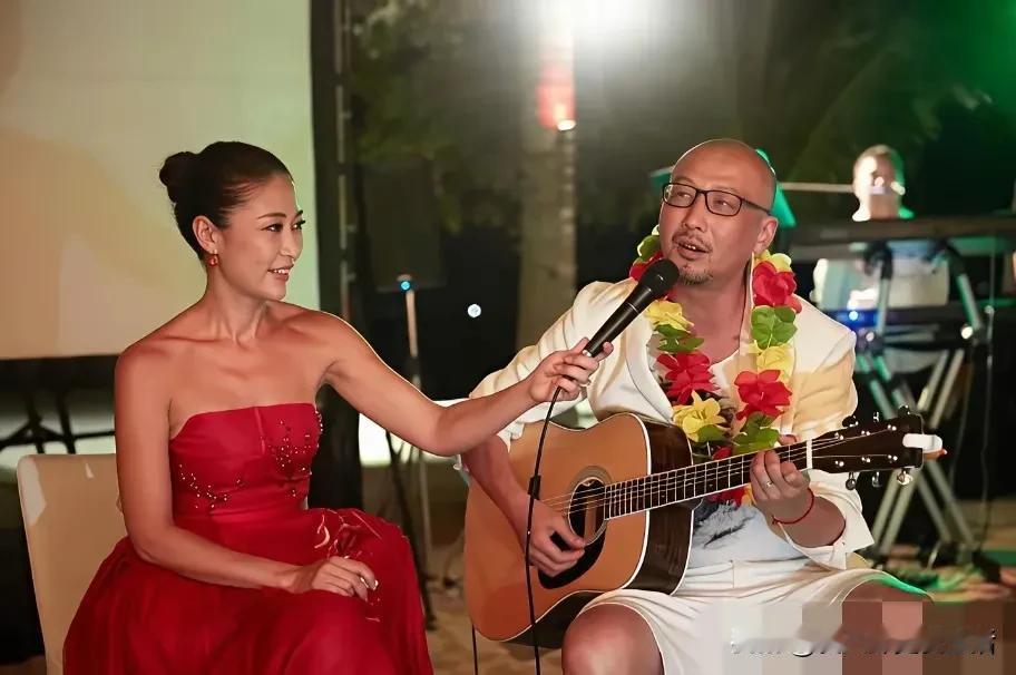 管虎和梁静是影视圈著名的夫妻档。就跟陈凯歌和陈红一样，管虎所有的电影作品梁静都