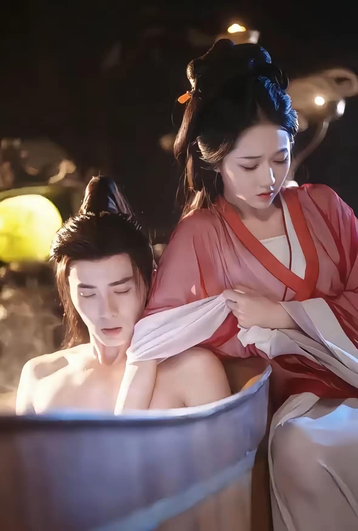 尺度太大⁉️上线不到一天就下架了岳雨婷给所有短剧女演员提了个醒！擦边不是长久