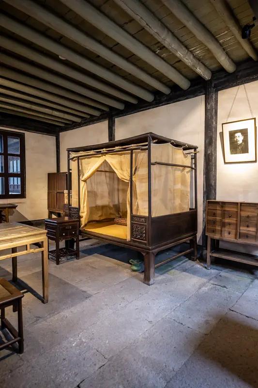 鲁迅在北京的四所故居中，有两处是他的房产。如今这两处房产的归属，主要分为了“公