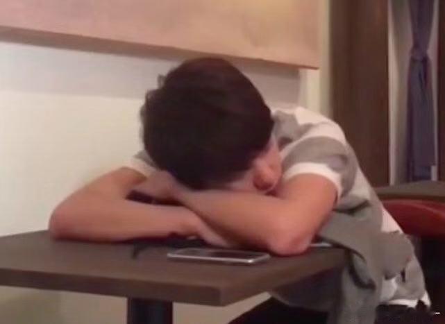 卧槽没见过这是王一博还是肖战啊啊啊啊好萌好萌