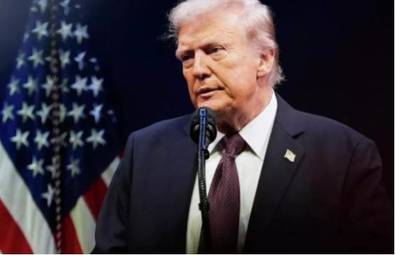 欧美乱作一团之际，中国收到大好消息，英媒：特朗普羡慕死中国了。 欧洲这边，极