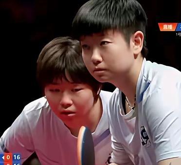 这场女双看得我心都揪紧了！2:3输了真的好可惜啊！第一局18:16那分太顶了，世