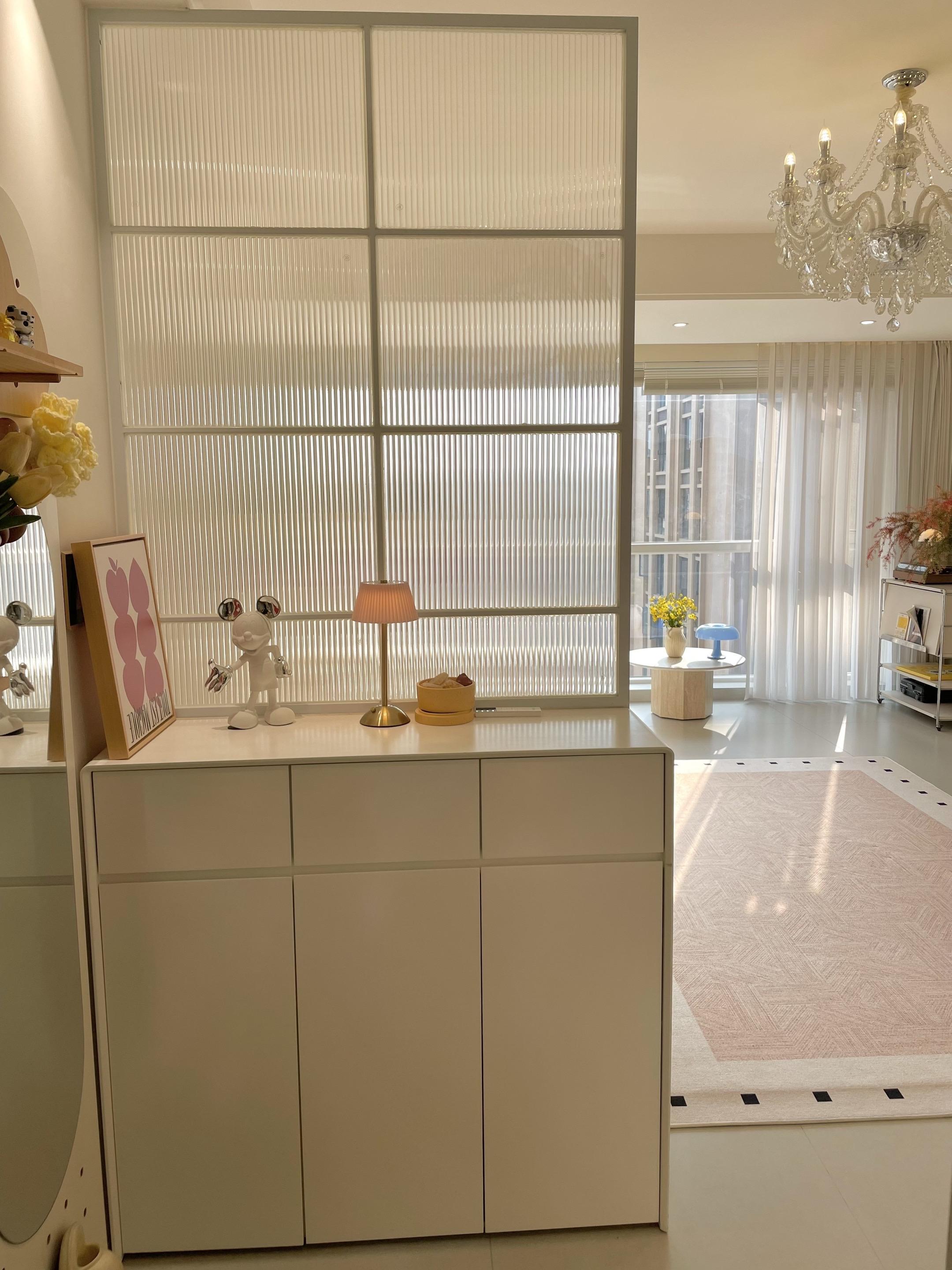 小户型入户玄关布局，直接抄作业！！入户正对客厅，既没有隐私又没有收纳 ...