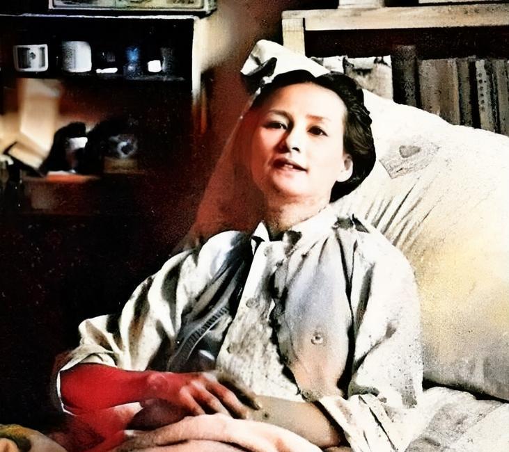 民国时期，林徽因写信给美国的好友费慰梅：手头宽裕的话，能不能借我一点钱，最近实在