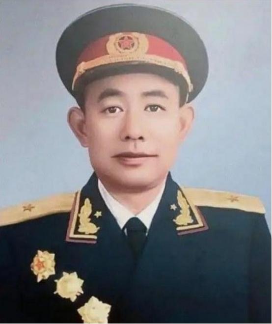 1951年，志愿军师长黄朝天违抗军令，率9000残兵掉头杀向3万美军，13天后李
