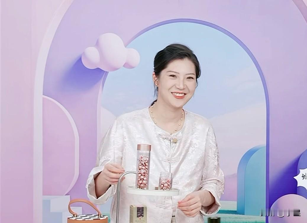 今天被盼盼的一段话感动了她说姥姥走了，她妈妈很难过盼盼就特别宠自己的妈妈给