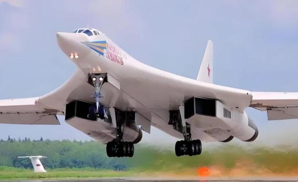 为什么俄罗斯敢在国际舞台上硬刚到底、无所畏惧？往深了看答案一点不复杂：一是其高超