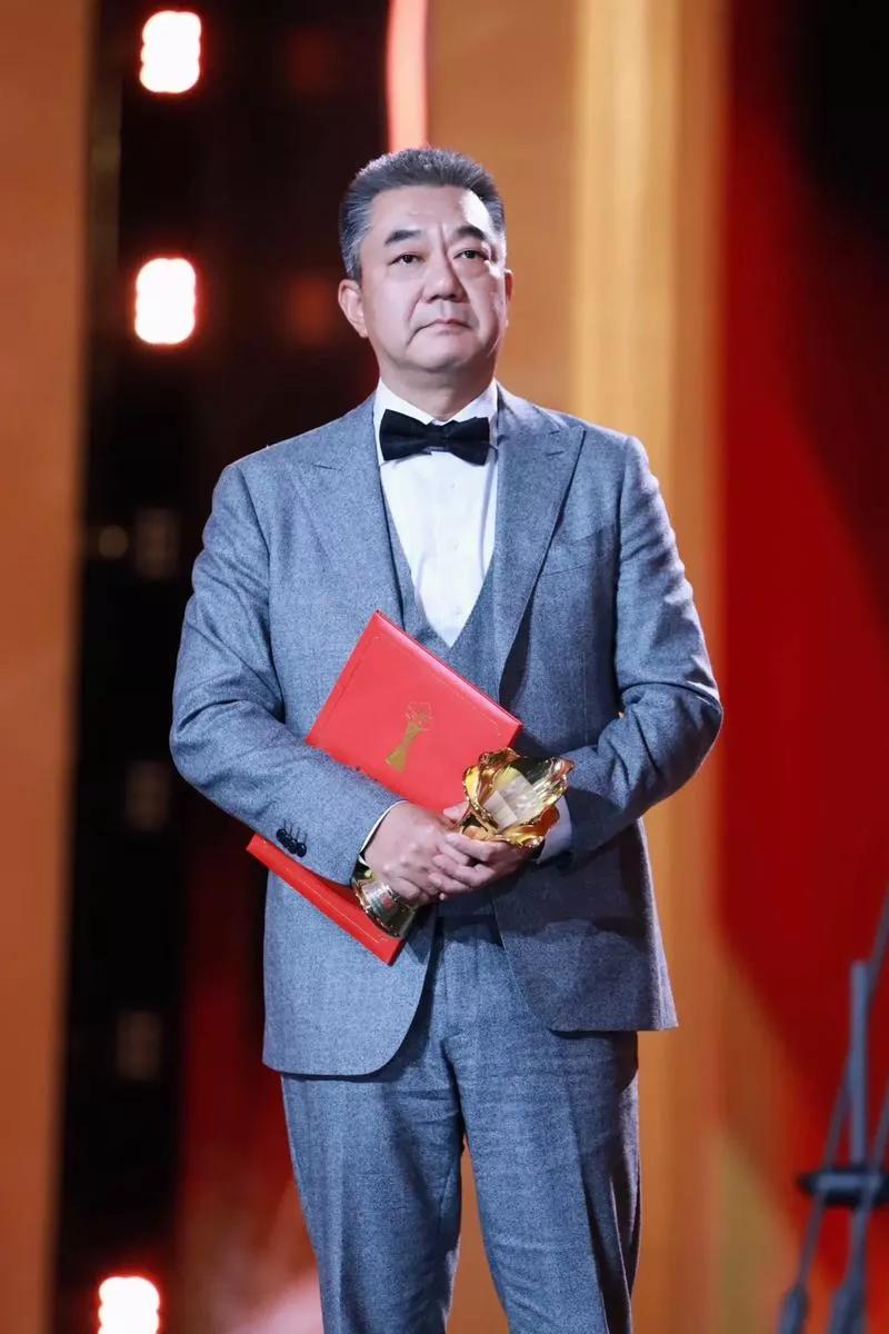 一次老戏骨董勇对主持人李静说，“我其实一直特别想追一个名女人，但一直没这胆子，我