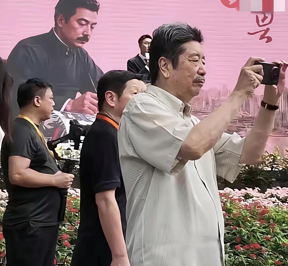 鲁迅先生不仅是大文豪，是一名文学战士，在基因遗传上，也是相当的牛，孙子和鲁迅先生