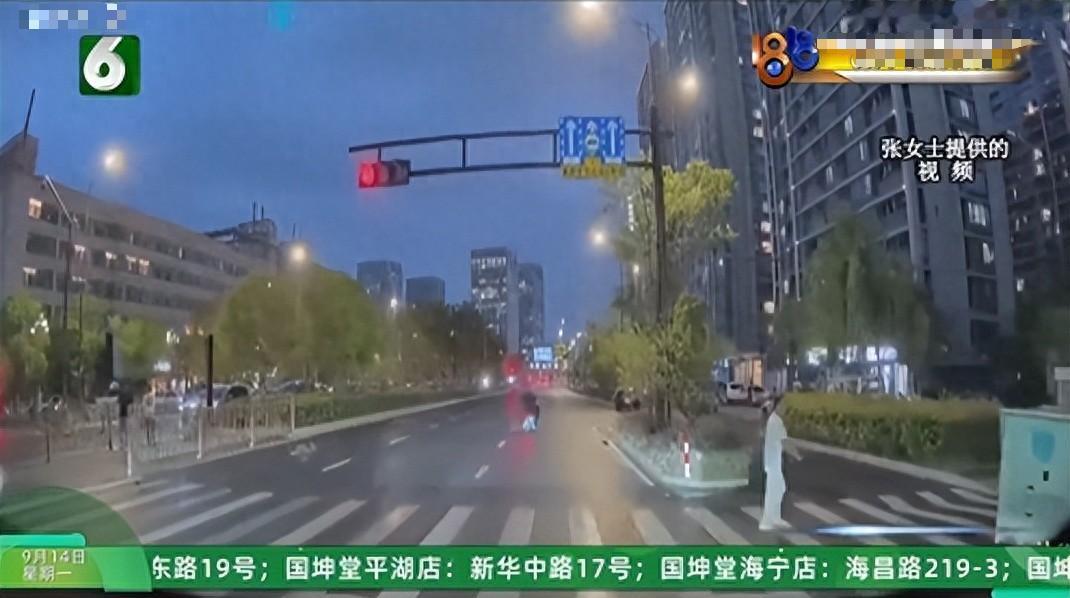 太离谱了！9月15日报道，浙江的张女士提了辆新车，本想试试智驾功能，结果直接幻灭