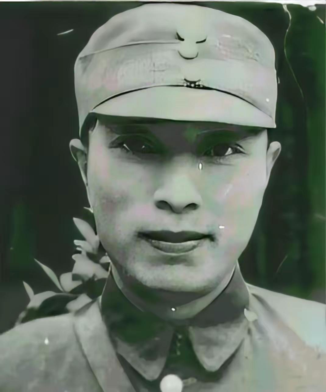 1945年，打入日伪内部的王三川身份已然暴露，汉奸劳乃心派人通知他，让他即刻回大