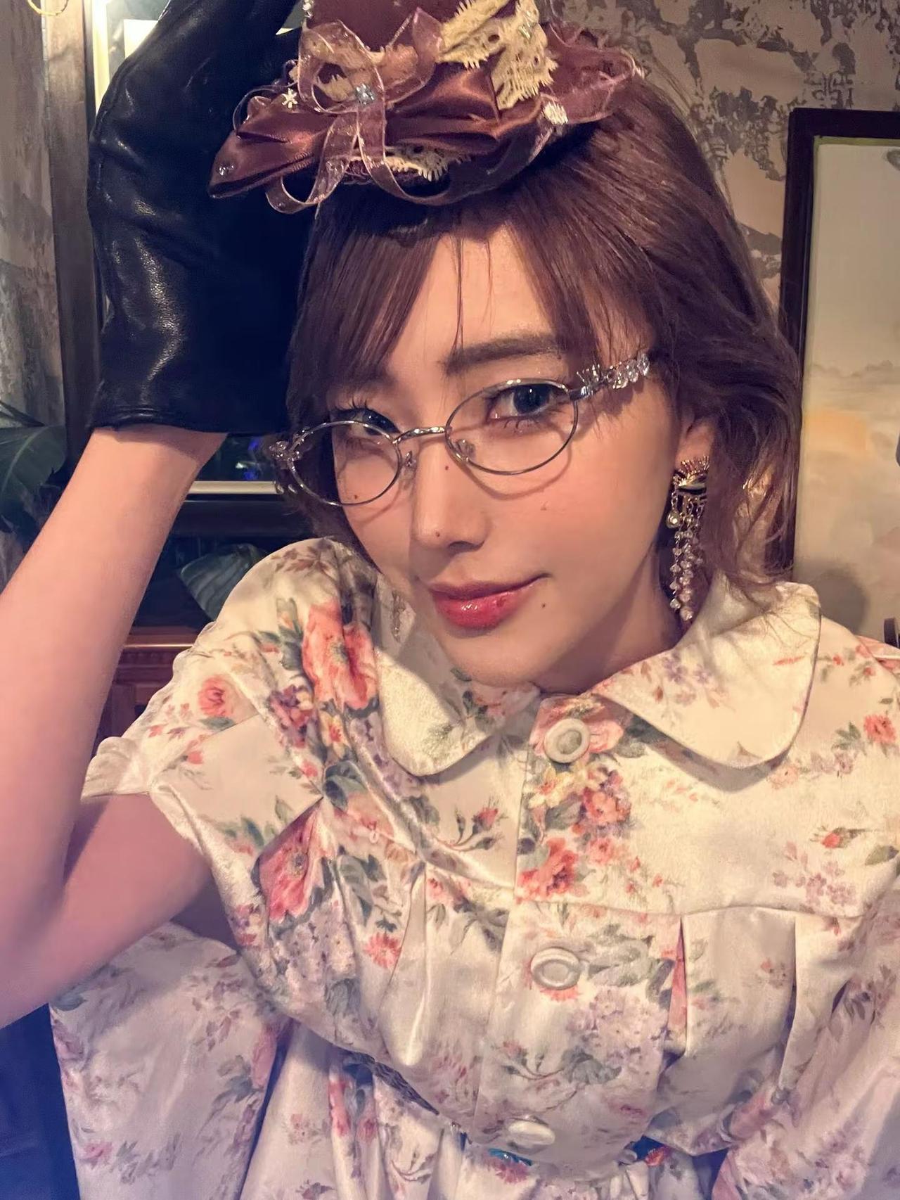 女神降临。复古穿搭眼镜轻复古摄影