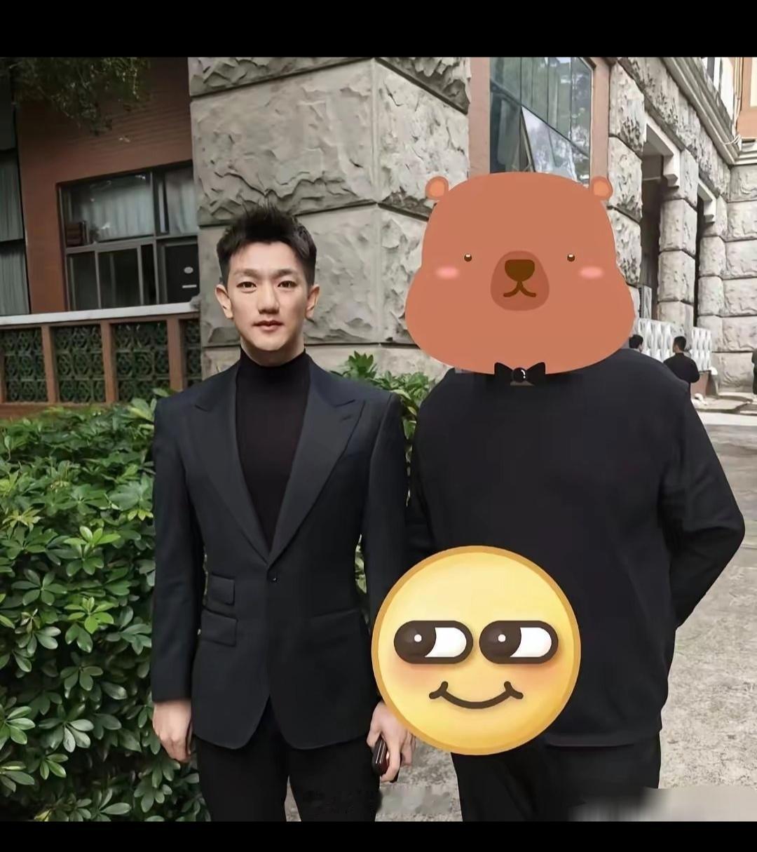 说实话这长相在明星圈子里只能说是一般！但是最重要的一点就是人家是军人，五官端正