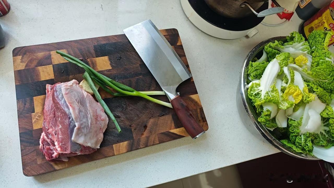 如果你不是苏北人，你不会知道冬天烧一锅羊肉菊花心粉丝在苏北人心中到底有多大的含金