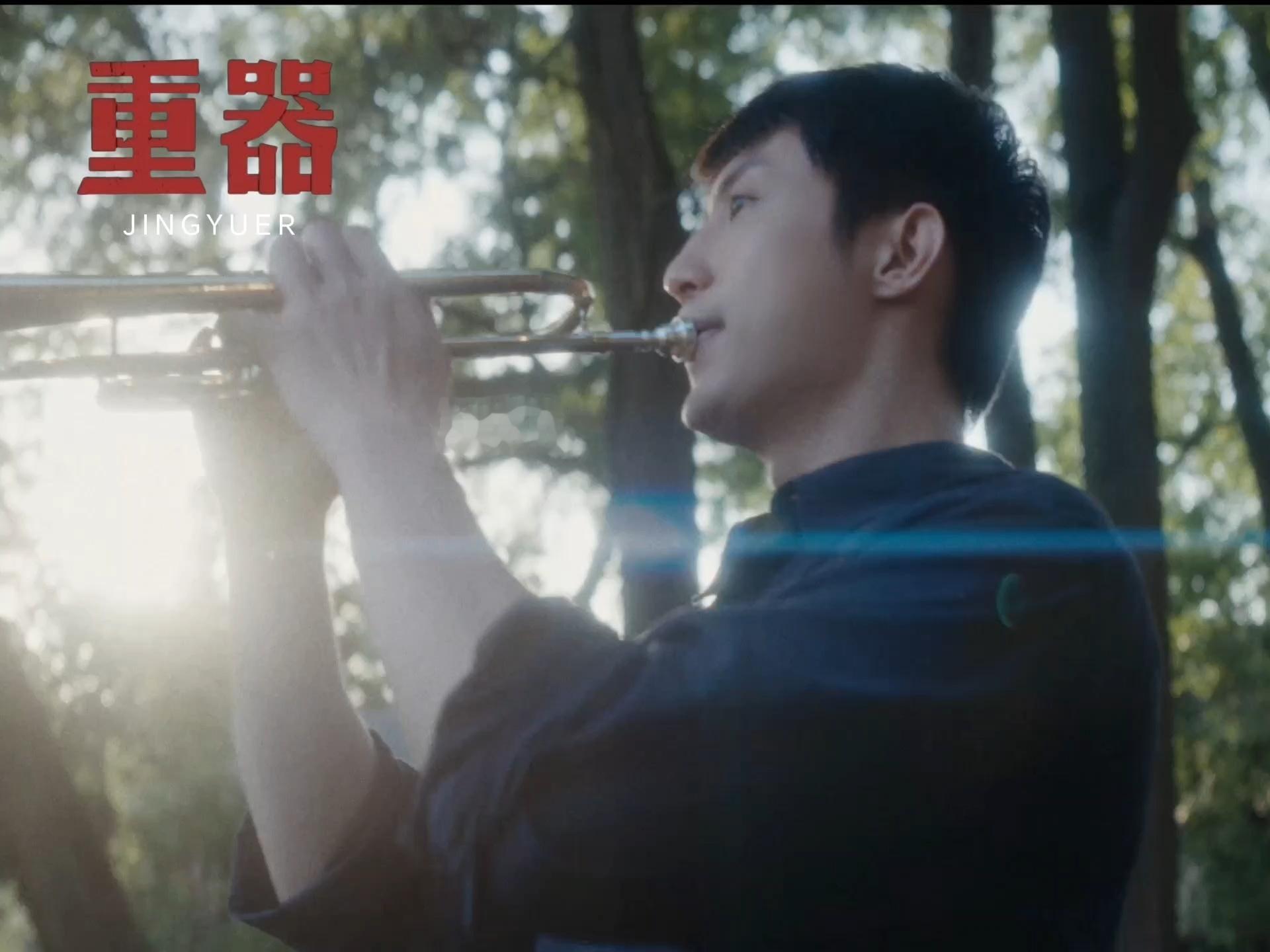 黄景瑜黄景瑜重器偶遇黄景瑜和妈妈散步难得假期，陪陪妈妈，黄景瑜真是孝顺孩子黄景