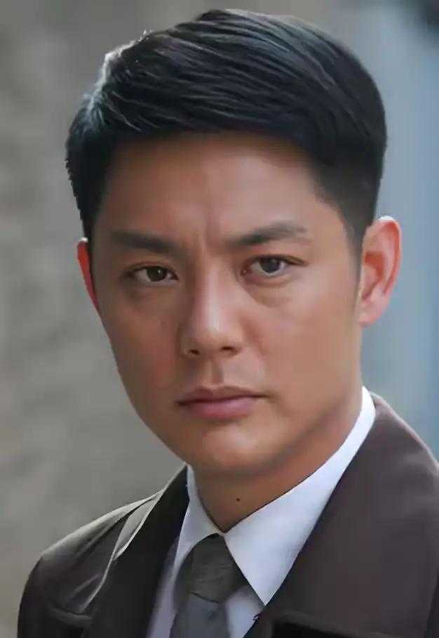 我可以净身出户，但我说的要求你必须做到！”2017年，傅程鹏向结婚21年的发妻程