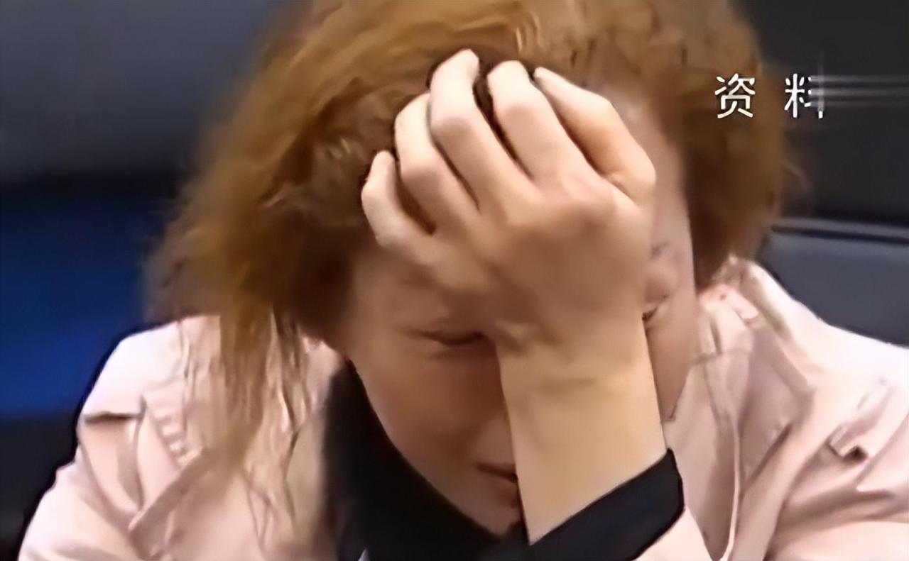 2015年，杭州米市巷派出所里上演了离谱一幕：55岁的江西大妈孙四英，看见个三十
