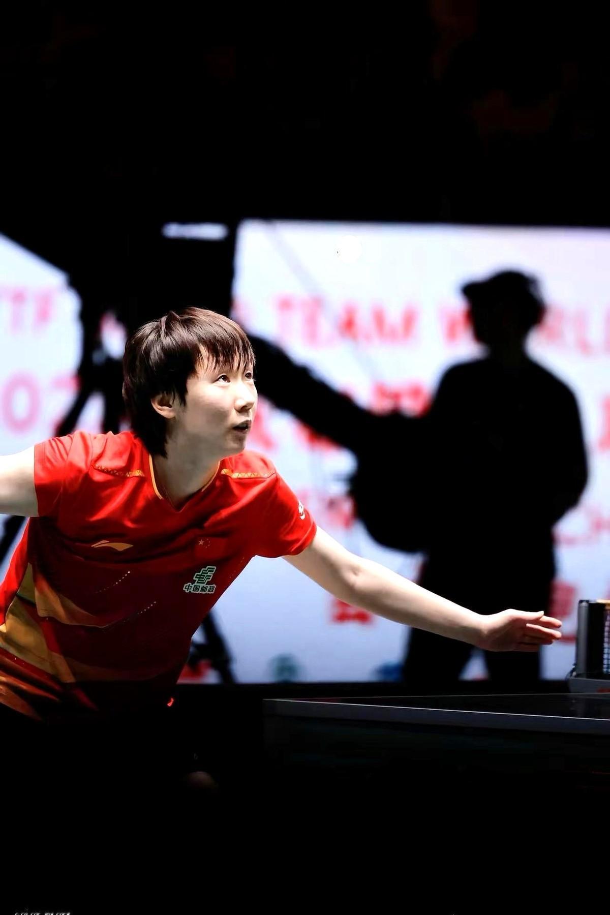 王曼昱这场赢得太不容易了！4-2的比分看着还行，但看过比赛的都懂，场上那叫一