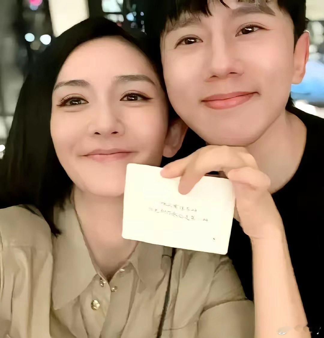 家人们谁懂啊，看到《姐姐当家》里谢娜张杰真人秀合体，我直接原地起飞！一直盼着他