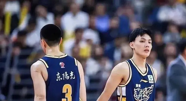 广东男篮传来三个重磅消息！意甲冠军主帅空降！徐杰如虎添翼  第一个消息...