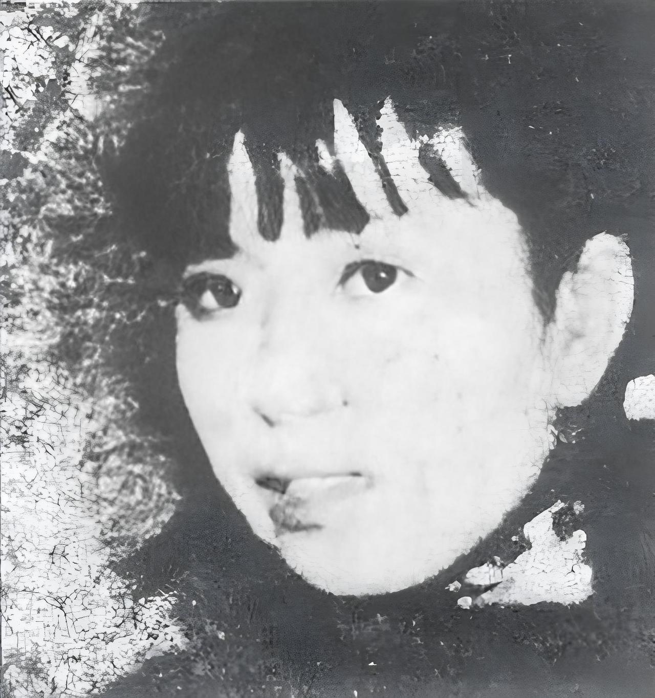 19岁的江青啥样？照片罕见，但那封信更值得琢磨最近挖到一张从来没公开的照片—