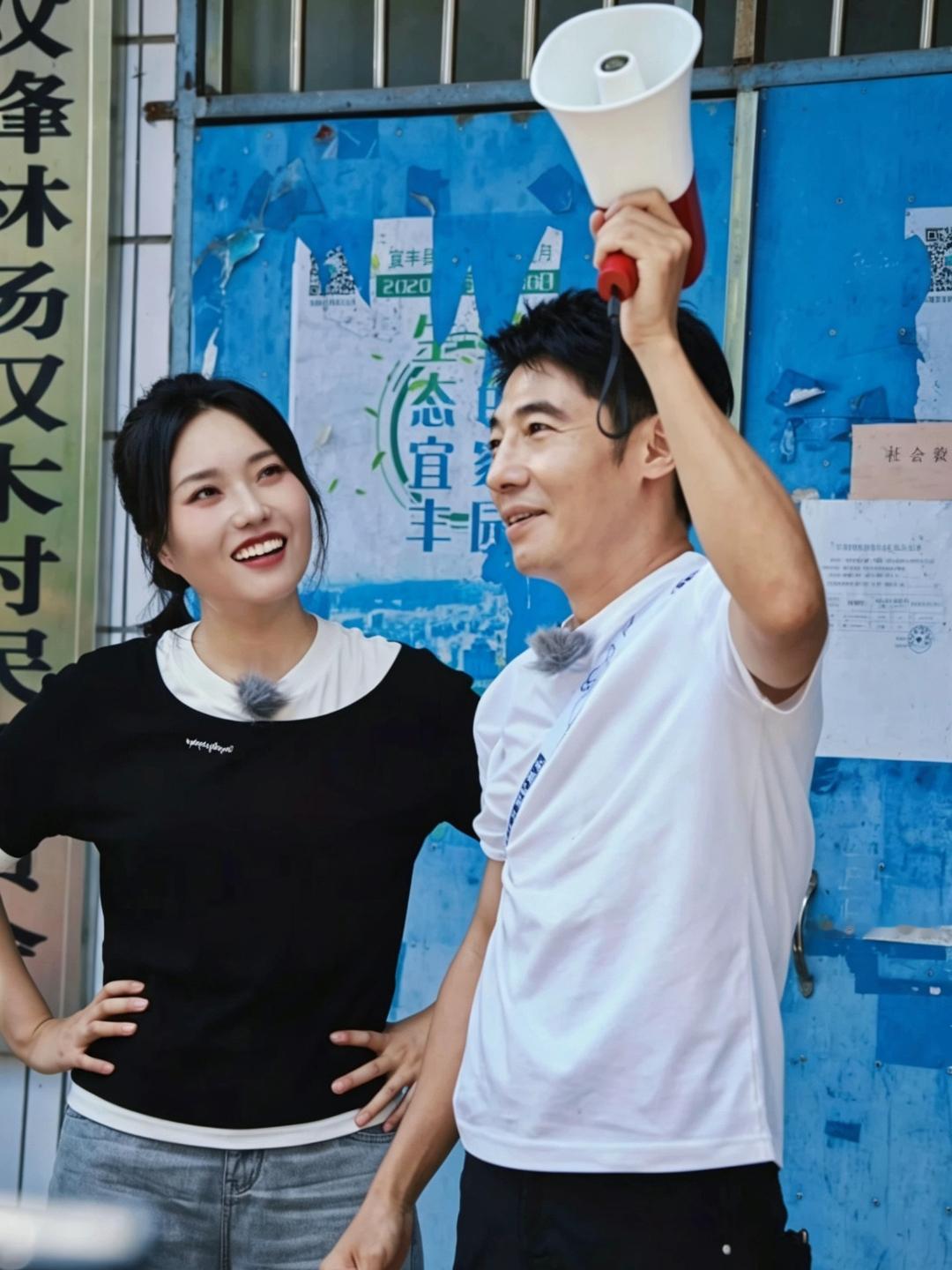 李雪琴自嘲专业拿不出手，真实学霸履历太惊艳很多人认识李雪琴，都是从综艺和脱口秀舞台开始的。幽默接地气