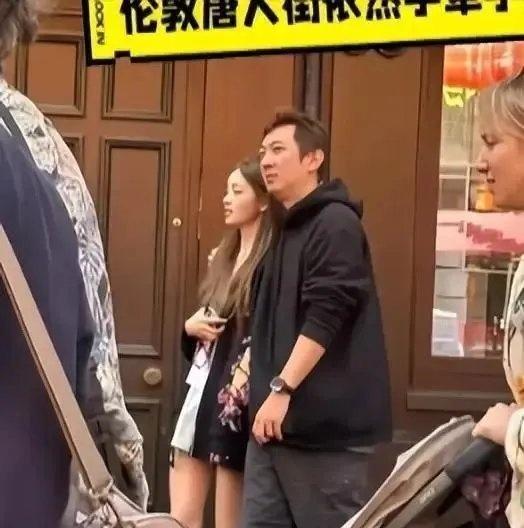 王思聪带懒懒现身德国打游戏，生图流出状态大变，彻底褪去往日少爷光环​​​
