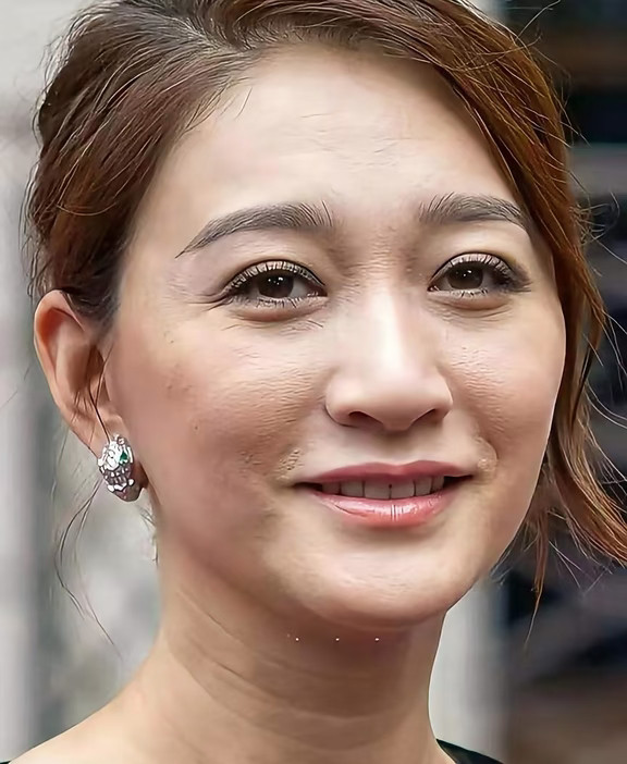 李小冉生图怼脸，这算翻车了嘛