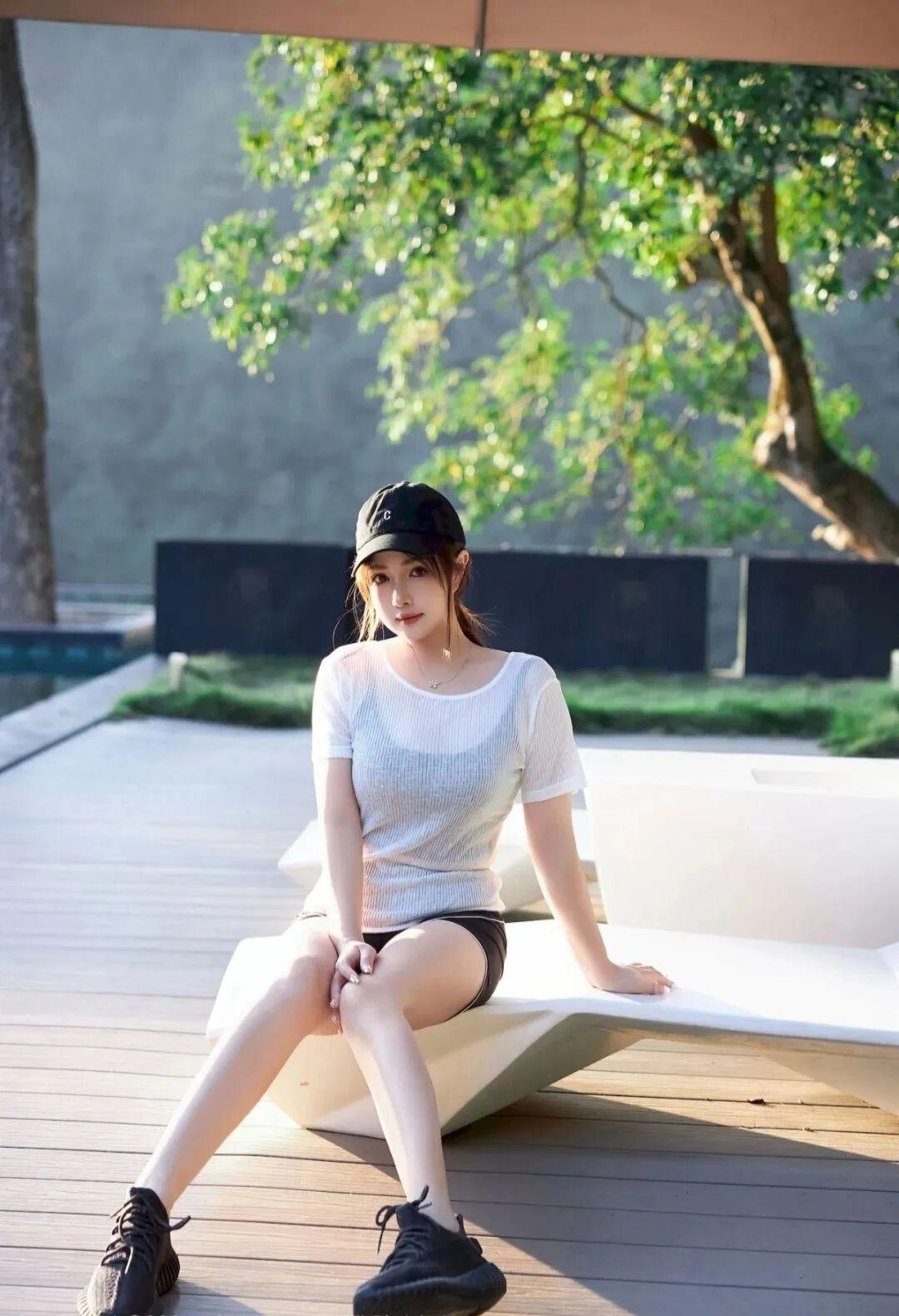 少女摄影|NO.0322期纯欲少女户外自信随拍展示完美好身材