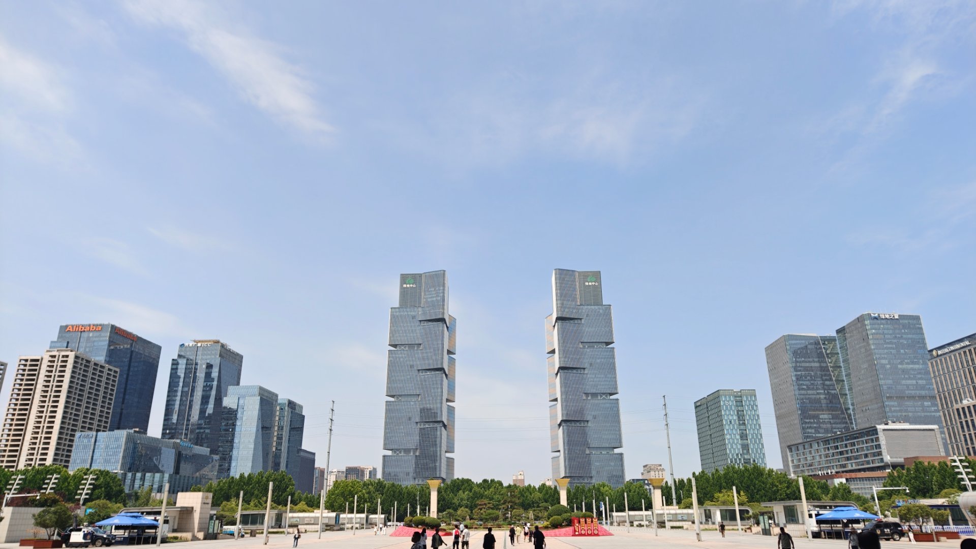 这么热天，一天来回跑两趟……郑州·郑州东站