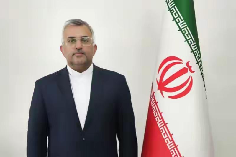 伊朗向美国认怂了，只要美国不打伊朗，石油、矿产、飞机采购都能谈！美国对付伊朗的