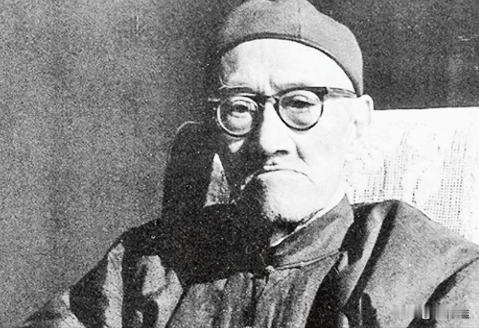 梁漱溟曾这样评价周总理：周恩来是绝顶聪明的人。毛泽东召集会议，特别是建国以后讲