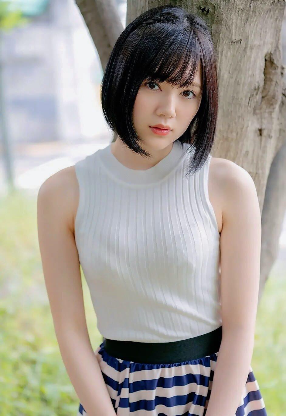 清新自然，简约而优雅。美少女颜值