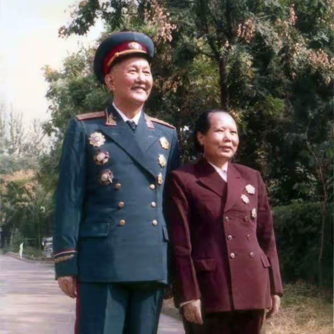 洪学智夫人回山西办事，一大姐问：12年前，你是不是放了个女娃？这句话像一道惊