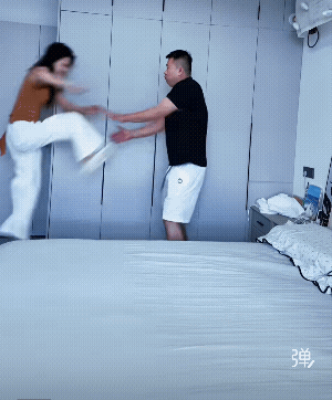 原来是这样把她弄的没力气，这男的一定是做兰州拉面的好手!