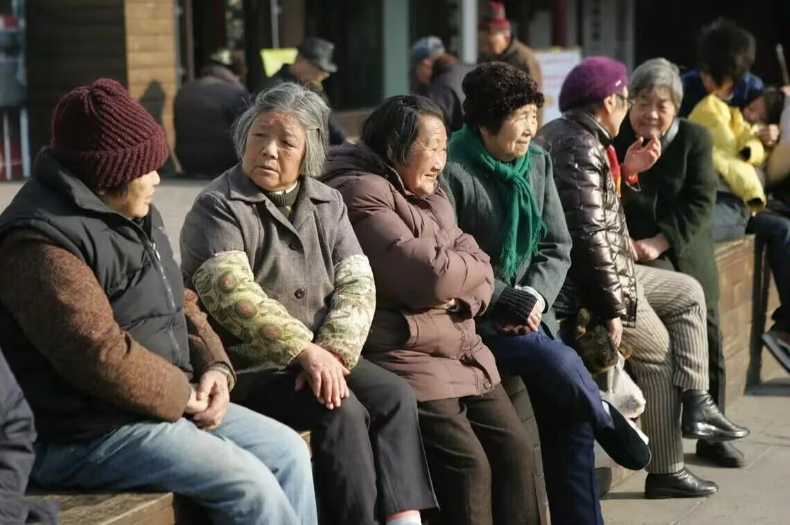 活到七十岁,才算真正懂了“舒服活着”这四个字有多金贵。别再跟年轻时一样瞎折腾